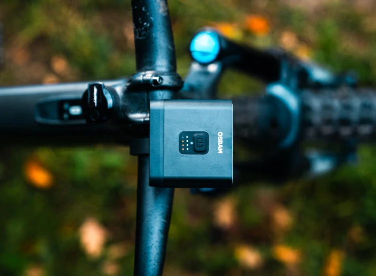 LEDsBIKE-EXPLORER-X-1000-SET-LEDBL202-SET-in-application.jpg